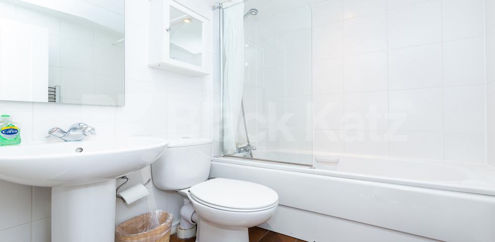 			NEW INSTRUCTION!, 1 Bedroom, 1 bath, 1 reception Flat			 Gower Street, BLOOMSBURY